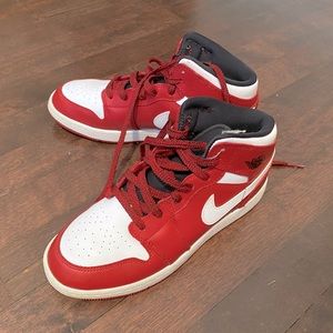 Air Jordan 1 Chicago GS size 5Y us good condition